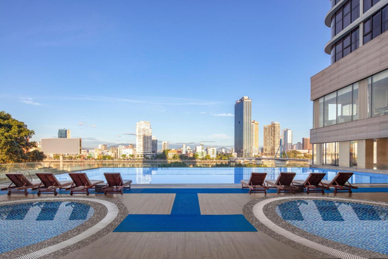 Melia Vinpearl Danang Riverfront Exterior photo The pool at the hotel