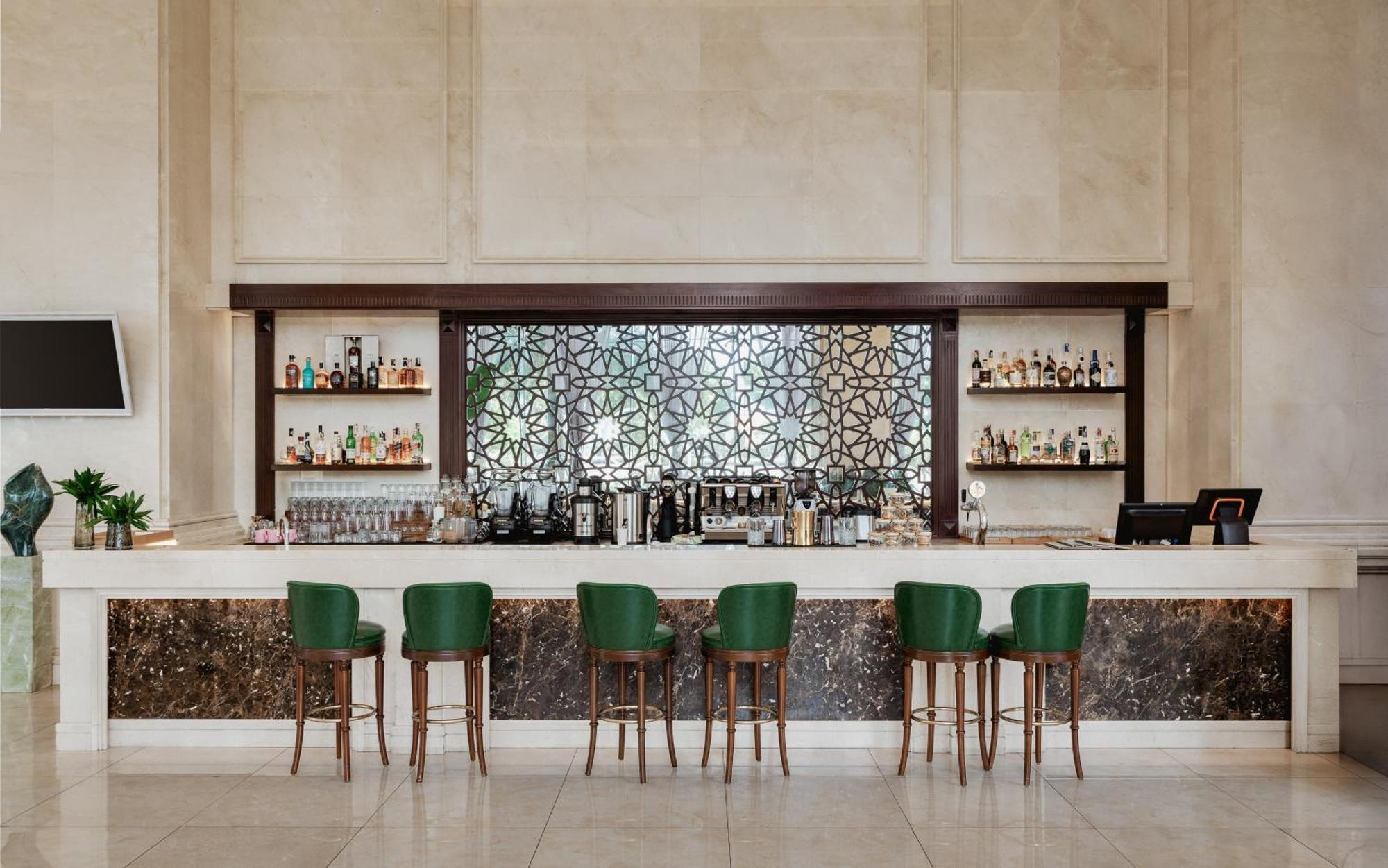 Melia Vinpearl Danang Riverfront Exterior photo The bar at the hotel