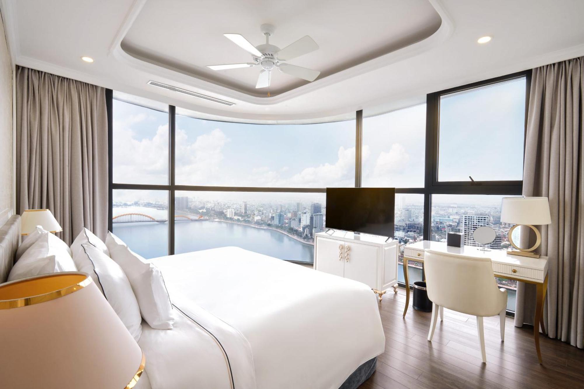 Melia Vinpearl Danang Riverfront Exterior photo A bedroom at the hotel