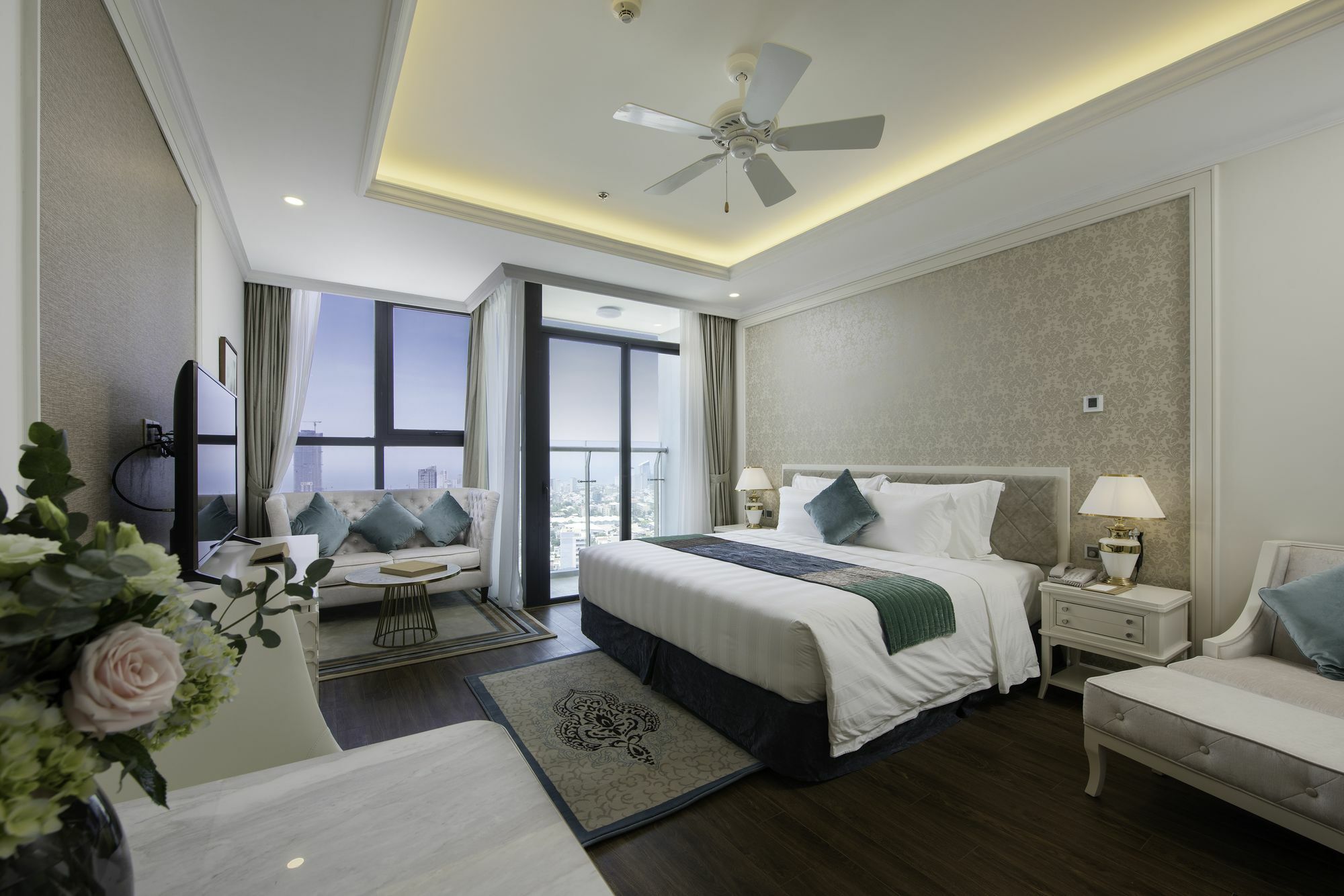 Melia Vinpearl Danang Riverfront Exterior photo Deluxe Ocean View