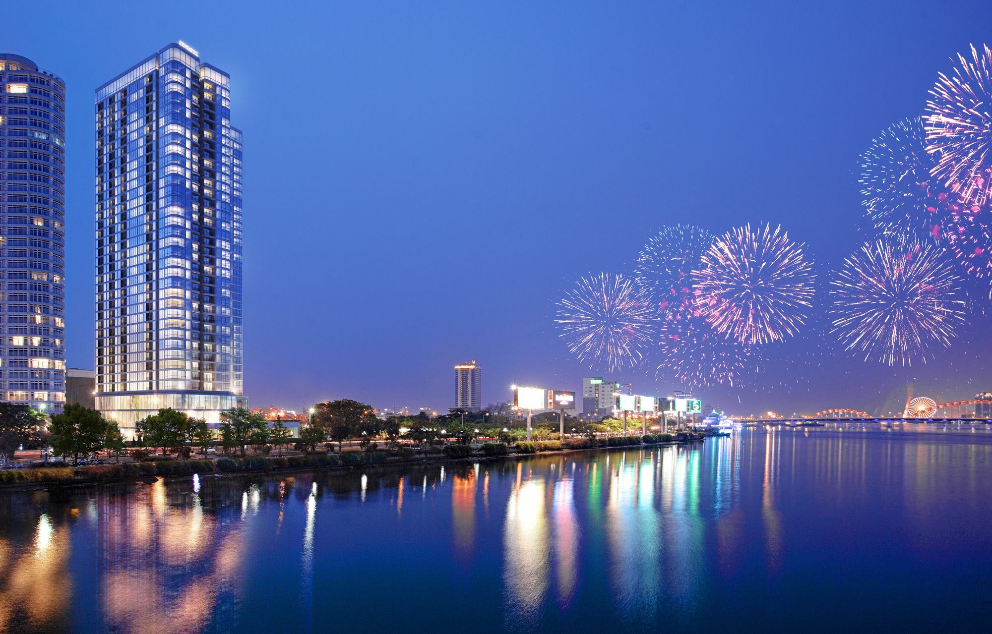 Melia Vinpearl Danang Riverfront Exterior photo Can Tho
